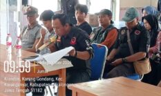 Kakak Kandung Dari Calon Kepala Desa Karanggondang Petahana, Digruduk Warga Terkait Sertifikat Tanah Kapling