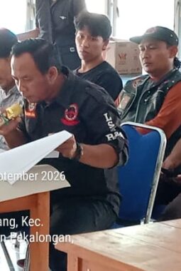 Kakak Kandung Dari Calon Kepala Desa Karanggondang Petahana, Digruduk Warga Terkait Sertifikat Tanah Kapling